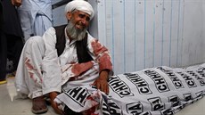 V pákistánském Balú�istánu zaúto�il sebevra�edný atentátník. (13. �ervence 2018)