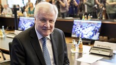 Horst Seehofer pedstavil v Berlín svj plán pro zvládnutí migrace. (10....