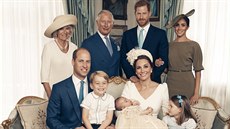 Princ Louis, tetí potomek prince Williama a Kate Middletonové, byl v pondlí...