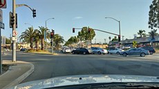 Los Angeles me být místem sn, ale po dopravní stránce jde o malé motoristické peklo.