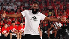 James Harden si u�ívá promoturné po Tchaj-wanu.