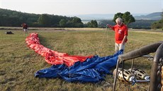 Píprava horkovzduného balonu ke startu