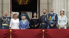 Princ Charles, princ Andrew, vévodkyn Camilla, královna Albta II., vévodkyn...