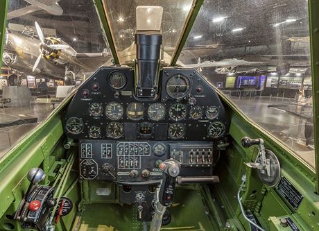 Kokpit (National Museum of the US Air Force, editace Pavel Kask)