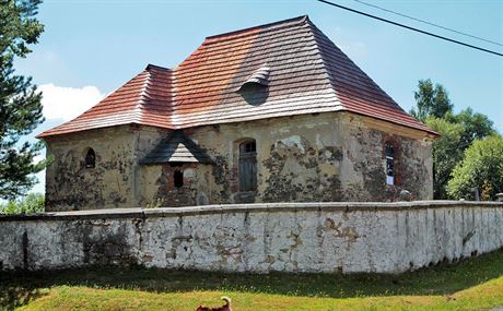 Kostel sv. Bartolomje v Pílezech na Karlovarsku.