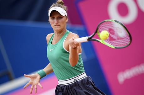 eská tenistka Markéta Vondrouová bhem semifinále turnaje v Gstaadu.