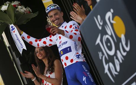 Francouzsk cyklista Julian Alaphilippe slav triumf v 16. etap Tour de France.