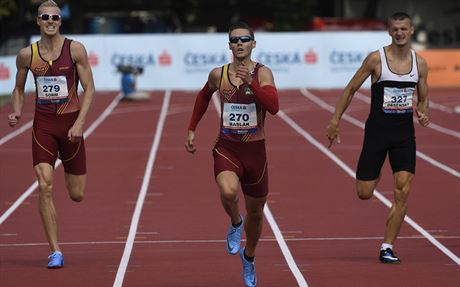 Pavel Maslák (uprosted) ovládl bh na 400 metr na republikovém mistrovství v...