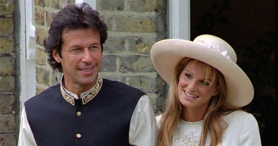 V roce 1995 si Imran Chán vzal za ženu Jemimu Goldsmithovou, dceru britského...