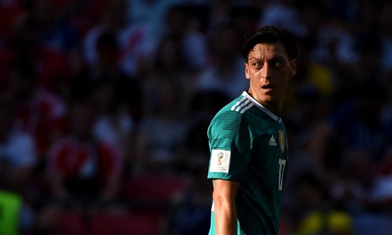 Nmecký fotbalista Mesut Özil bhem zápasu s Jiní Korejí na mistrovství svta...