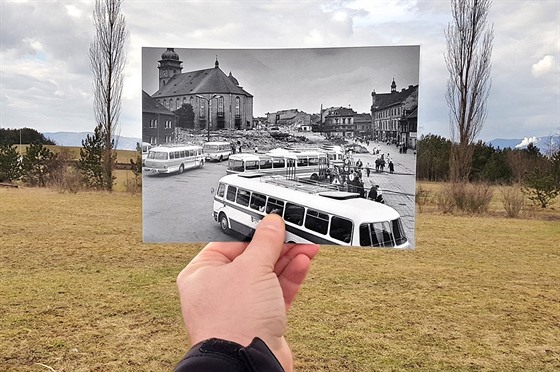 Autobusové nádraí a kostel Nanebevzetí Panny Marie na námstí dr. merala v Most na snímku ze srpna 1971.