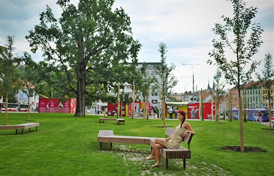 Nově otevřený park na Mendlově náměstí v Brně.