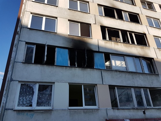 Hasiči museli už desetkrát vyjet k likvidaci požáru v domě v Třebušické ulici...