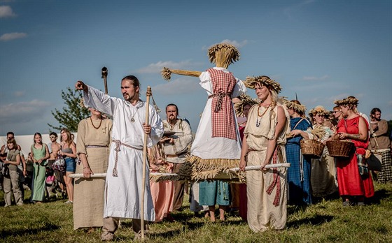 Letoní roník se ponese v tradici keltských rituál.