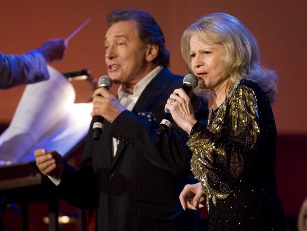 Pilarová málem zemřela při pádu letadla. Z rakoviny se uzdravila i díky léčitelům