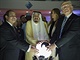 Zleva: Egyptsk prezidents Ss, sadsk krl Salmn, Melania Trumpov a Donald...