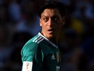 Nmecký fotbalista Mesut Özil bhem zápasu s Jiní Korejí na mistrovství svta...