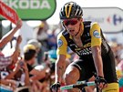 Slovinec Primo Rogli dojídí do cíle 14. etapy Tour de France.