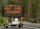 Uzavírka silnice kvůli požáru Yosemitského národního parku (25. 7. 2018)