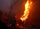 V okolí Atén vypukly rozsáhlé lesní požáry, které si vynutily evakuaci stovek...