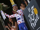 Francouzský cyklista Julian Alaphilippe slaví triumf v 16. etap Tour de France.