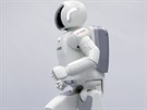 Humanoidní robot Asimo zvládne bh rychlostí a 9 kilometr za hodinu.