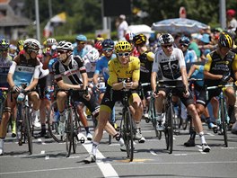 Do sedmnct etapy Tour de France odstartovali jezdci po vzoru formule 1.