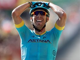 panlsk jezdec stje Astana Omar Fraile se raduje z vtzstv ve 14. etap...