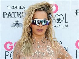 Zpěvačka Rita Ora je jednou z celebrit, které letošní léto nasazují cyklistický...