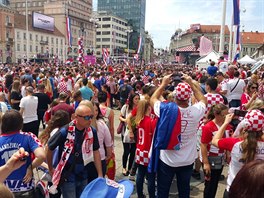 Chorvatští fanoušci slaví v Záhřebu stříbrné medaile na mistrovství světa.