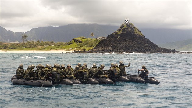 Námořní manévry RIMPAC probíhají každý sudý rok pod americkým velením u pobřeží Havajských ostrovů.
