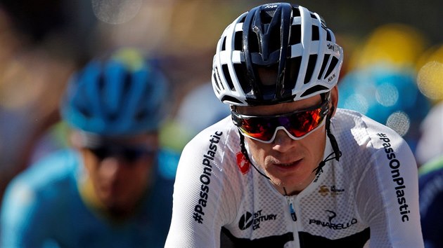 Britský jezdec týmu Sky Chris Froome v cíli 15. etapy Tour de France