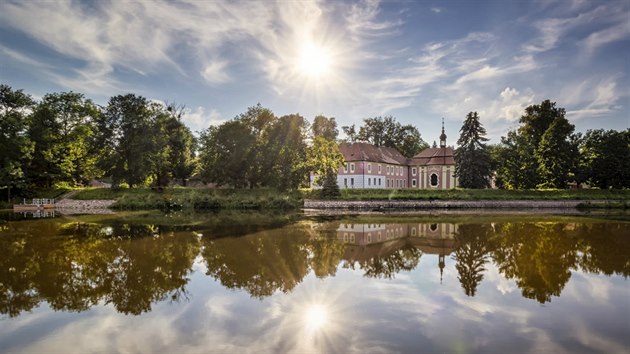 Na zámku Mitrowicz skončila desetiletá náročná obnova. Na snímku je současný stav památky.