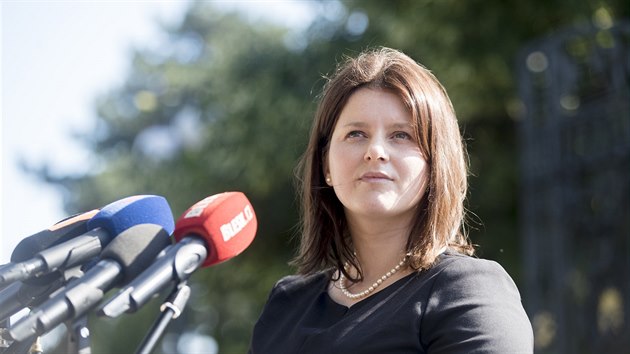 Kandidátka na ministryni práce a sociálních věcí Jana Maláčová se v Lánech sešla s prezidentem Milošem Zemanem. (24. července 2018)