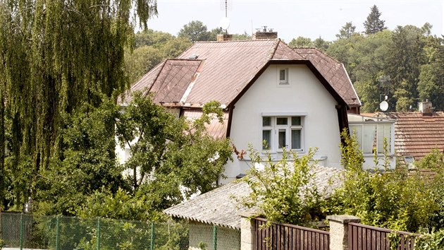 Z vily ve Stranicch u Prahy Regina Rzlov ped vyhlenm amnestie pr tm nevychzela, jej zdravotn stav byl patn.