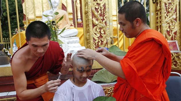 Chlapci z thajské jeskyně se stali buddhistickými novici (25. 7. 2018)