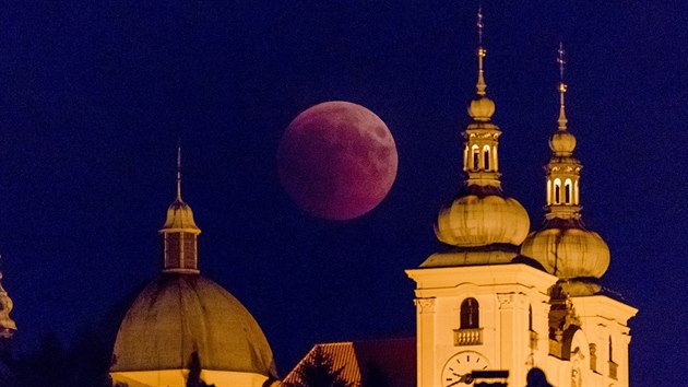 Úplné zatmění Měsíce, Svatý Kopeček u Olomouce (27. 7. 2018).