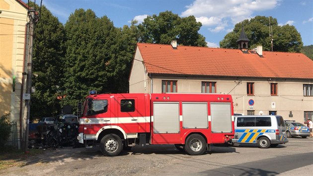 Při nehodě automobilu v obci Hředle na Berounsku zemřel řidič (20.7.2018)