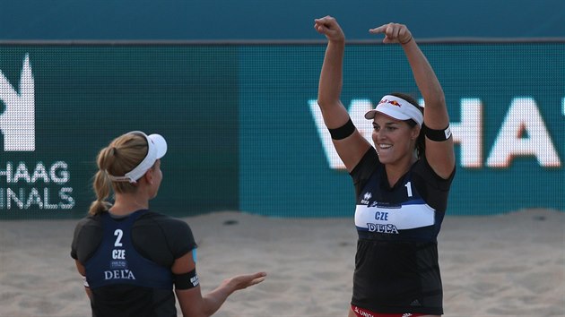 Barbora Hermannová a Markéta Nausch Sluková v osmifinále mistrovství Evropy.