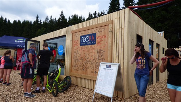 Návštěvníci vyzkoušeli herní krajinu Pecka v Krkonoších, nad lanovkou přibyly toalety i půjčovna koloběžek (21. 7. 2018).