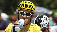 Lídr Geraint Thomas ped startem sedmnácté etapy Tour de France.