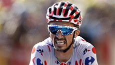 Francouzský cyklista Julian Alaphilippe se zubí poté, co ve 14. etap Tour de...