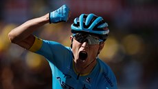 Dánský cyklista Magnus Cort Nielsen z týmu Astana si vychutnává vít�zství v 15....