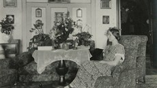 Margaretha Bauerová v roce 1924 v zámeckém salonku