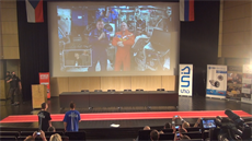 Rutí kosmonauti na ISS, se kterými se úastníci letní koly na nkolik minut...