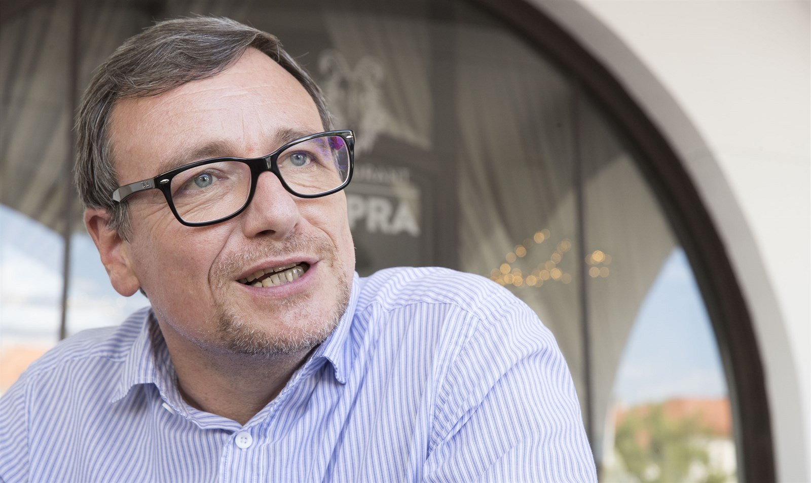 Rath prodává podíl v roudnické hospodě manželce. Účelový převod, říká bratr