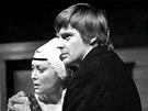 Sylva Turbová a Ivan Luťanský ve hře Bačova žena (Národní divadlo v Praze, 1983)