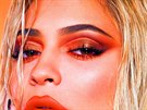 Kylie v kampani na letní adu vlastní kosmetiky Kylie Cosmetics