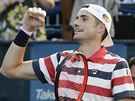 John Isner se raduje po finále na turnaji v Atlant