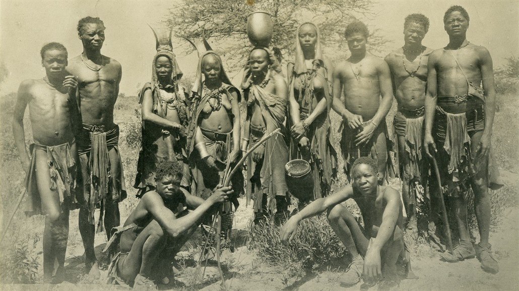 Namibijský kmen Hererů na snímku z roku 1905